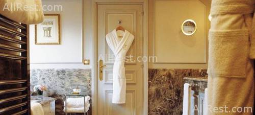 Hotel De Crillon 13